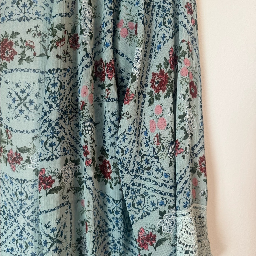 Floral Lace Kimono Cardigan - Blue and Red - Picture 2 of 5